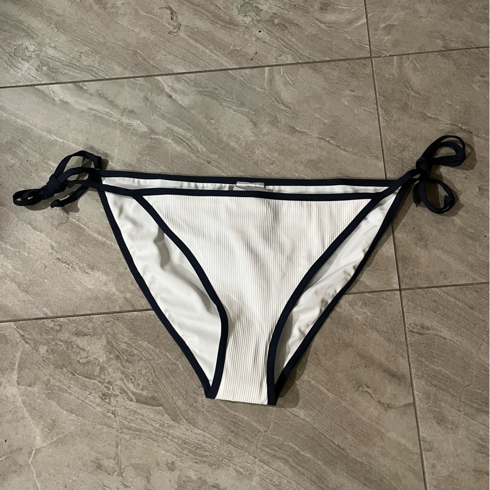H&M white with navy blue bikini bottom